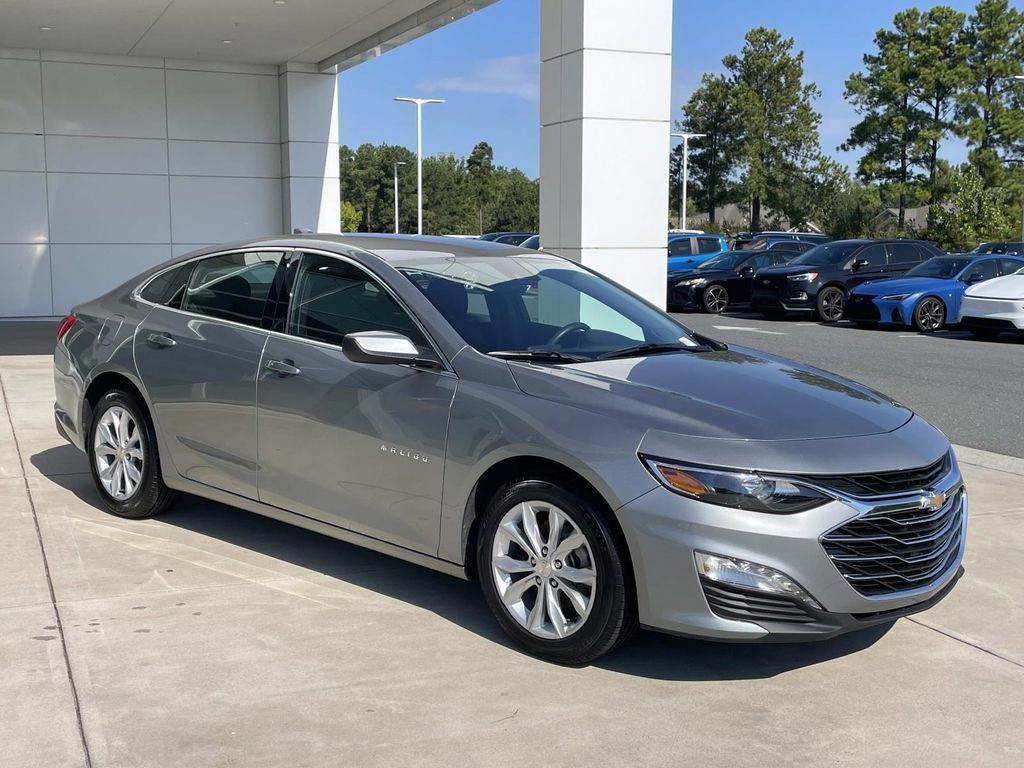 Used 2025 Chevrolet Malibu LT FWD image 6