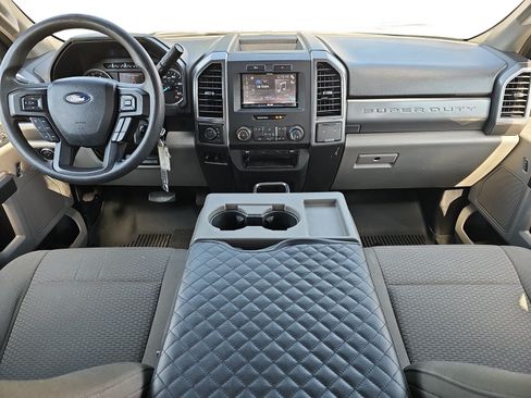 Used 2019 Ford F250 XLT w/ Snow Plow Prep Package AWD/4WD image 9