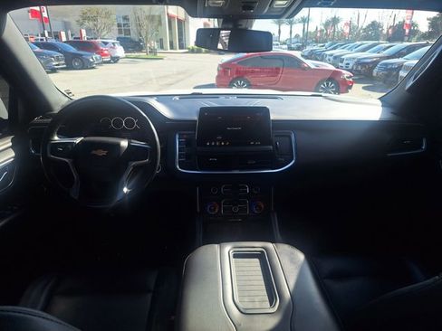 Used 2021 Chevrolet Suburban LT image 16