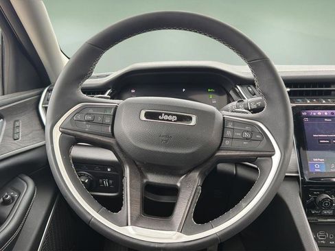 Used 2023 Jeep Grand Cherokee 4WD 4xe w/ Luxury Tech Group II image 9