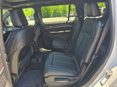 New 2026 Jeep Grand Cherokee L Limited AWD/4WD image 10
