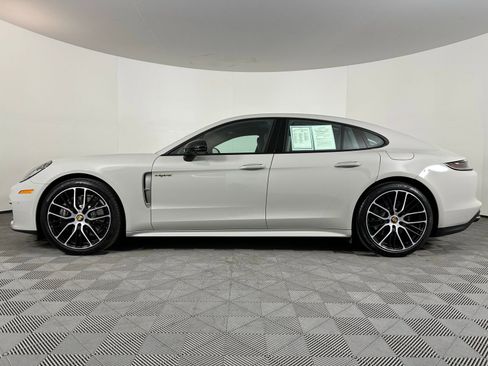 Used 2023 Porsche Panamera 4 Platinum Edition w/ Smoking Package image 18