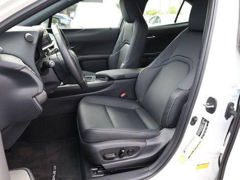 Used 2025 Lexus UX 300h FWD image 13