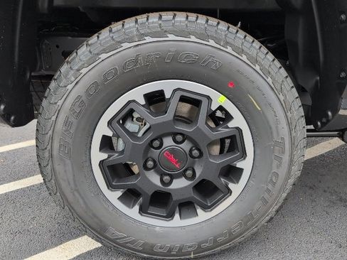 New 2025 Toyota Tacoma TRD Off-Road image 6