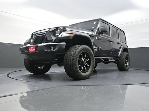 Used 2018 Jeep Wrangler Unlimited Sport AWD/4WD image 32