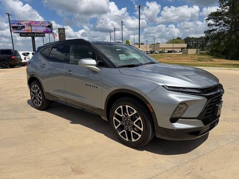 Used 2024 Chevrolet Blazer RS w/ Driver Confidence II Package image 5