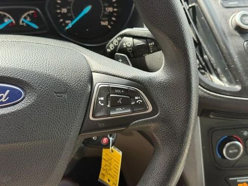 Used 2017 Ford Escape SE image 20