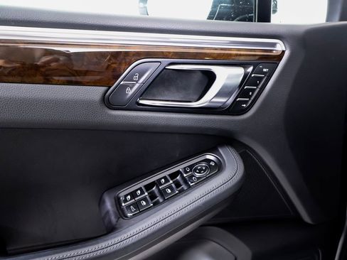 Certified 2022 Porsche Macan w/ Premium Package Plus AWD/4WD image 23