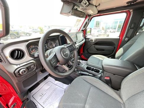 Used 2024 Jeep Gladiator Sport AWD/4WD image 14
