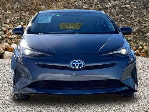 Used 2016 Toyota Prius Three image 3