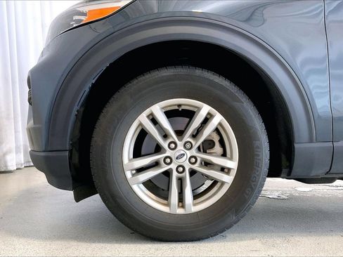 Used 2024 Ford Explorer XLT RWD image 6