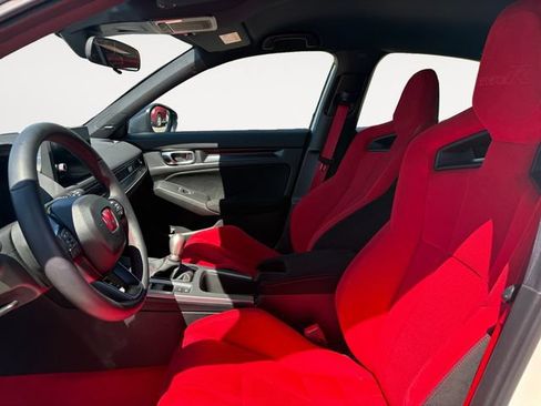Used 2023 Honda Civic Type R image 9
