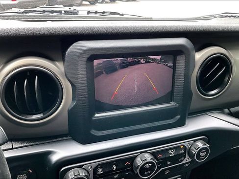 Used 2018 Jeep Wrangler Unlimited Sport S AWD/4WD image 14