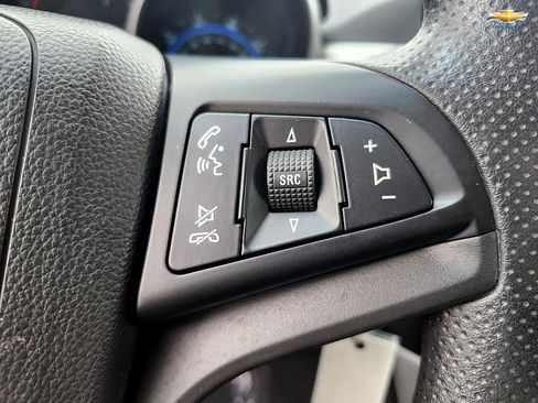 Used 2016 Chevrolet Cruze LT image 17