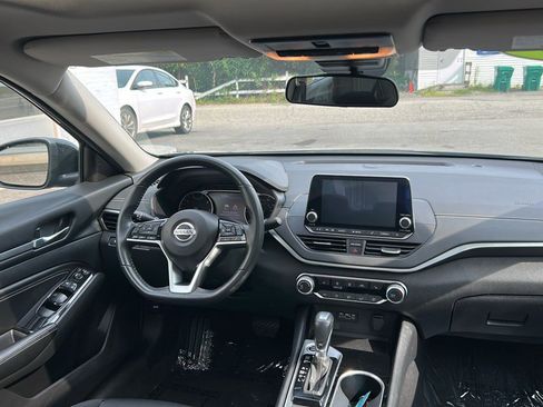 Used 2022 Nissan Altima 2.5 SV image 11