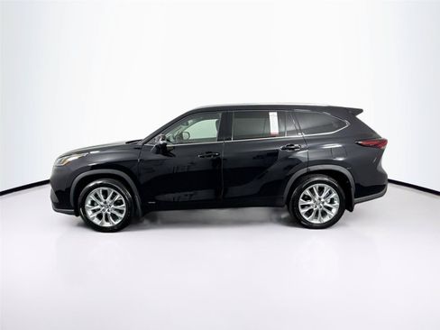 Used 2024 Toyota Highlander Limited AWD/4WD image 9
