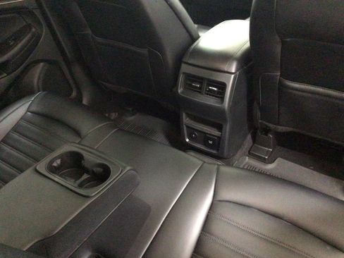 Used 2022 Ford Edge SEL w/ Convenience Package image 26