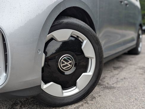 Used 2025 Volkswagen ID. Buzz Pro S Plus RWD image 37