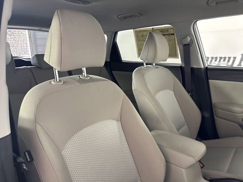 Used 2025 Kia Soul LX FWD image 26
