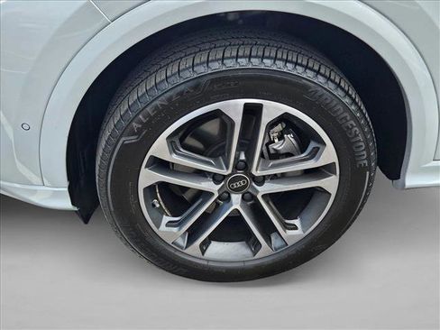Certified 2025 Audi Q5 Premium w/ Convenience Package AWD/4WD image 25