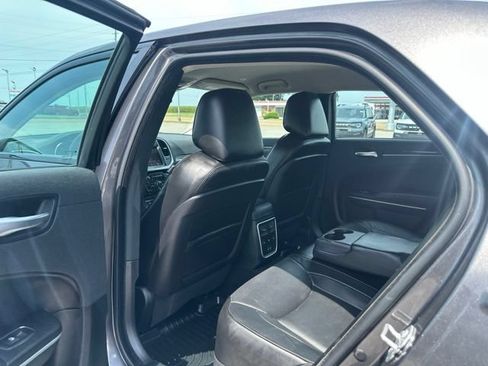 Used 2023 Chrysler 300 Touring L w/ Safetytec Plus Group RWD image 21