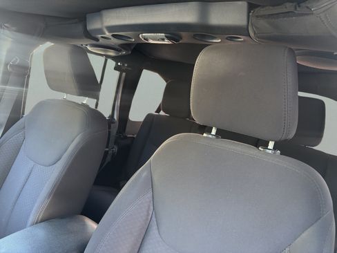 Used 2013 Jeep Wrangler Unlimited Sport AWD/4WD image 13