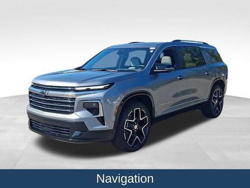 Used 2025 Chevrolet Traverse High Country w/ LPO, Floor Liner Package FWD image 4