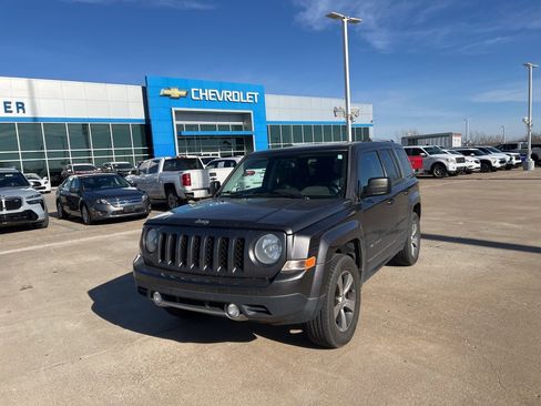 Used 2016 Jeep Patriot High Altitude image 2