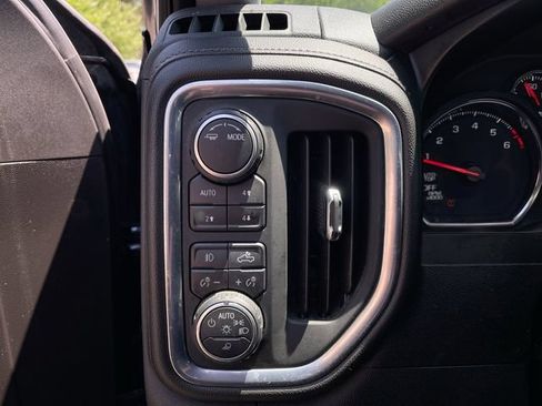 Used 2021 Chevrolet Silverado 1500 LT Trail Boss w/ Convenience Package II AWD/4WD image 18