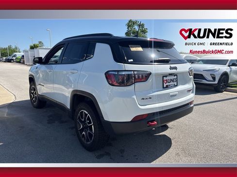 Used 2024 Jeep Compass Trailhawk image 10