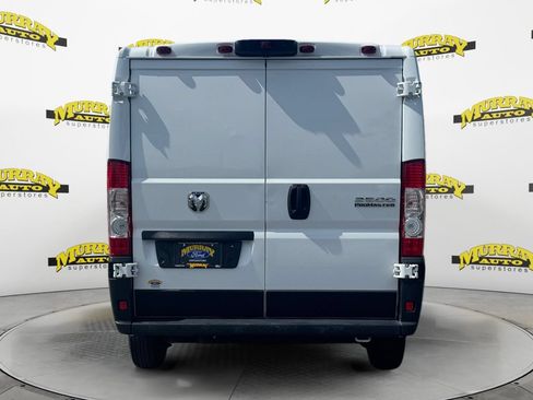 Used 2025 RAM ProMaster 2500 w/ Convenience Group FWD image 4