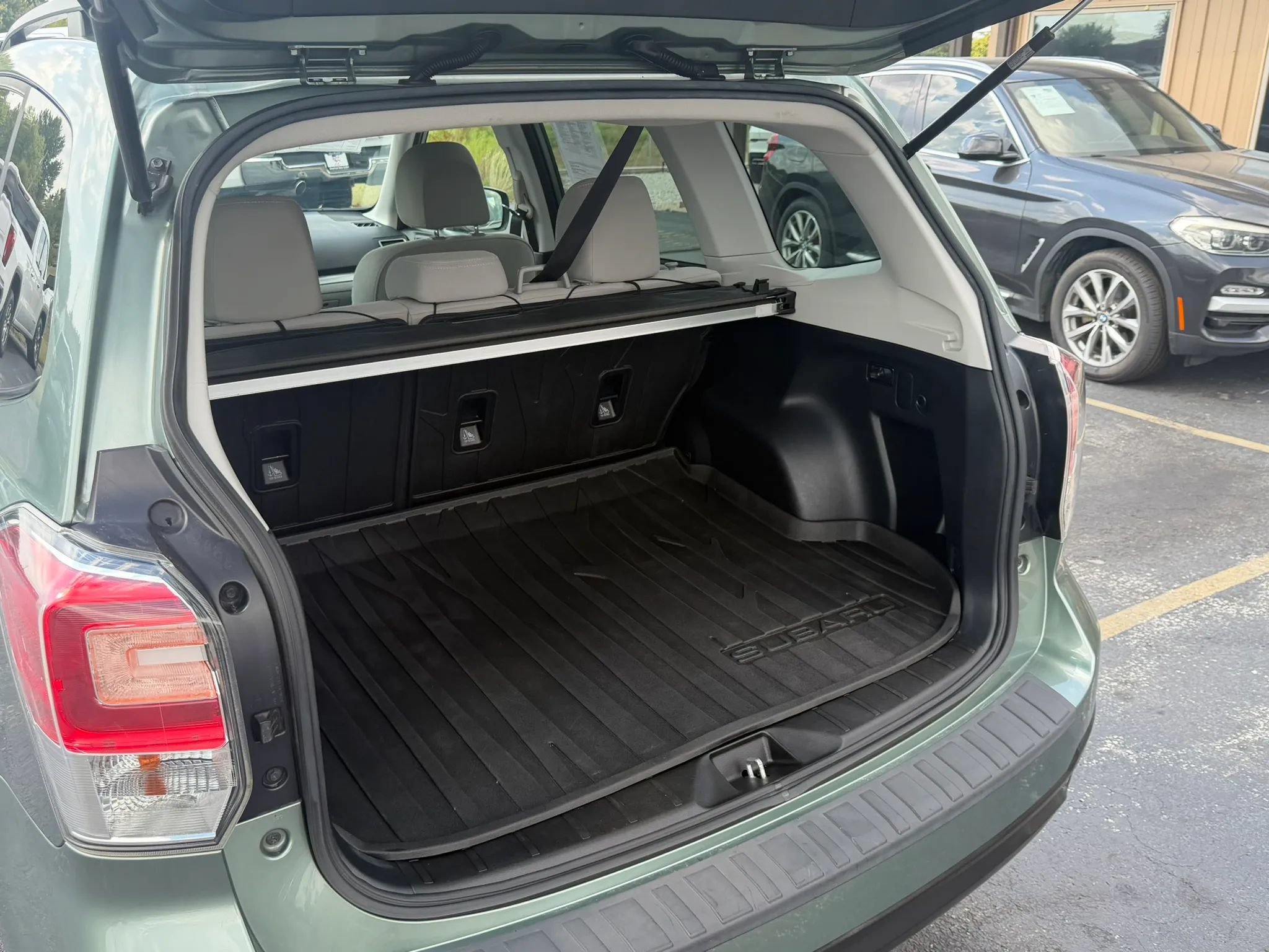 Used 2018 Subaru Forester 2.5i Premium w/ All-Weather Package AWD/4WD image 13