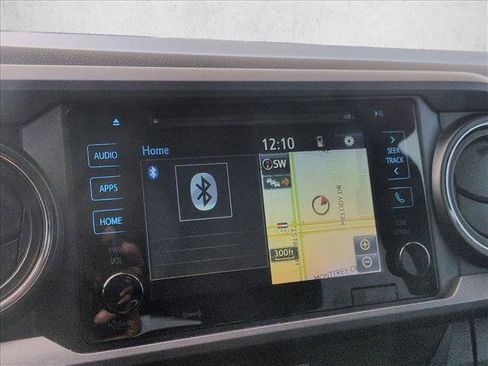 Used 2018 Toyota Tacoma TRD Sport image 13