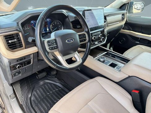 Used 2024 Ford Expedition Max Limited image 4