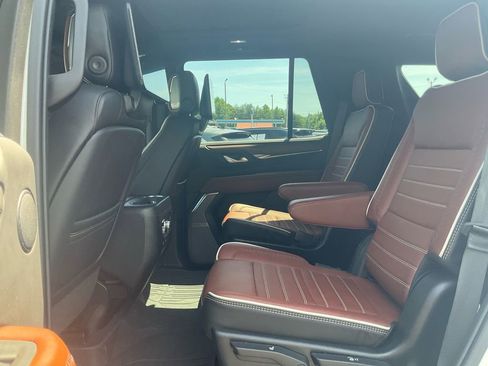Used 2024 GMC Yukon Denali Ultimate AWD/4WD image 14