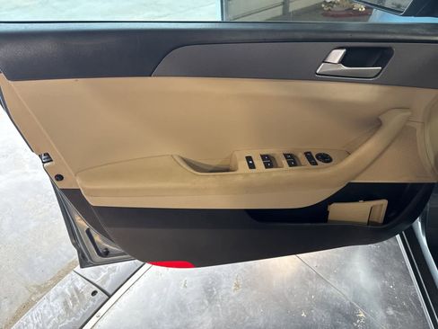 Used 2017 Hyundai Sonata SE w/ Cargo Package image 16