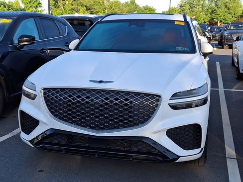 Used 2023 Genesis GV70 2.5T w/ Sport Prestige Package AWD/4WD image 4