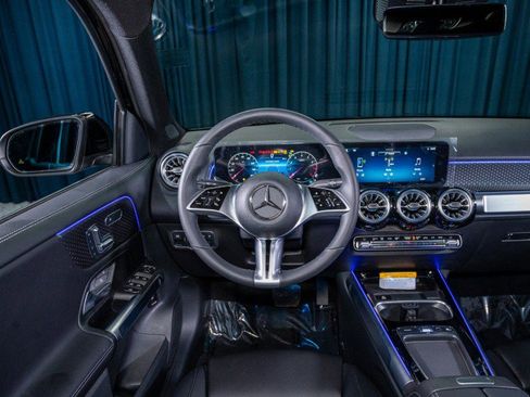 New 2025 Mercedes-Benz GLB 250 image 16