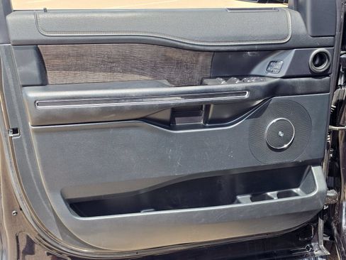Used 2021 Ford Expedition Limited RWD image 16