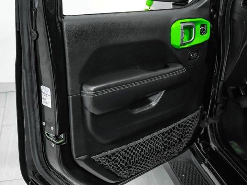 Used 2021 Jeep Gladiator Overland w/ Uconnect 4C Nav & Sound Group image 39