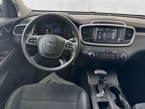 Used 2019 Kia Sorento L FWD image 26