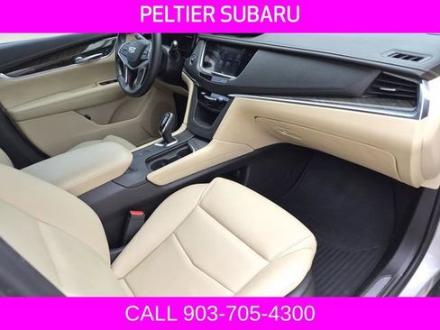 Used 2019 Cadillac XT5 FWD image 12