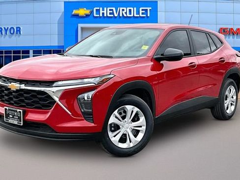 New 2026 Chevrolet Trax LS w/ Driver Confidence Package image 2