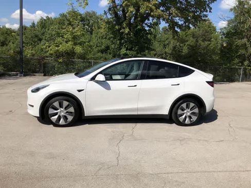 Used 2021 Tesla Model Y Long Range AWD/4WD image 3