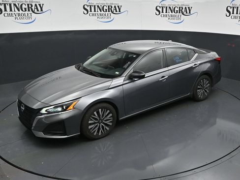 Used 2025 Nissan Altima 2.5 SV FWD image 20