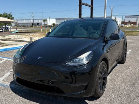 Used 2021 Tesla Model Y Long Range AWD/4WD image 7