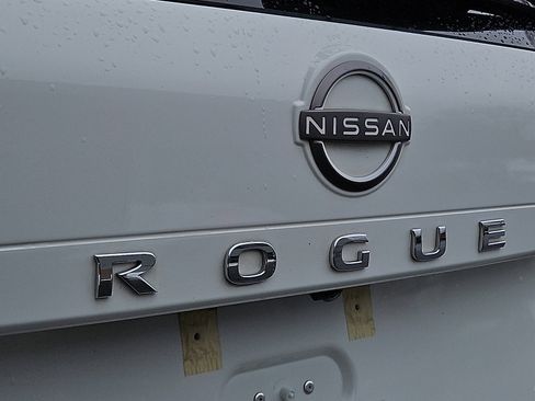 Certified 2023 Nissan Rogue S image 29