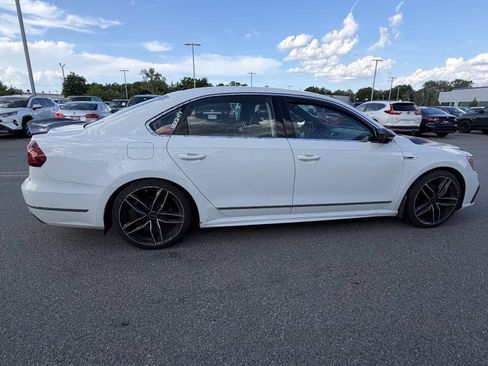 Used 2017 Volkswagen Passat 1.8T R-Line w/ R-Line Lighting Package FWD image 12