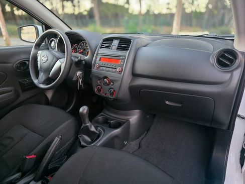 Used 2016 Nissan Versa S FWD image 23