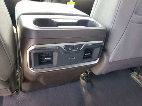 New 2026 GMC Sierra 1500 SLT image 18